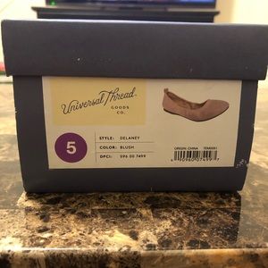 Universal Thread Delaney Blush Flats NWT size 5